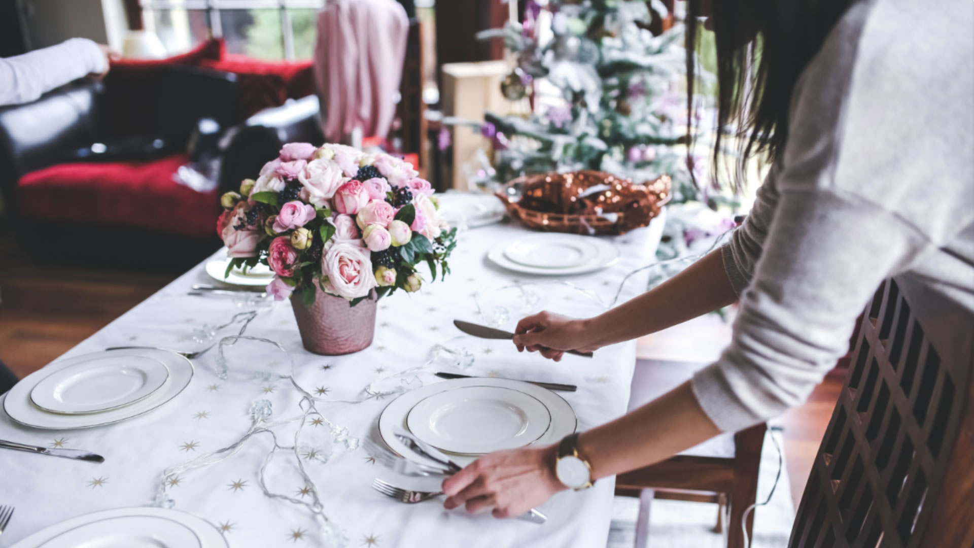 girl setting a table